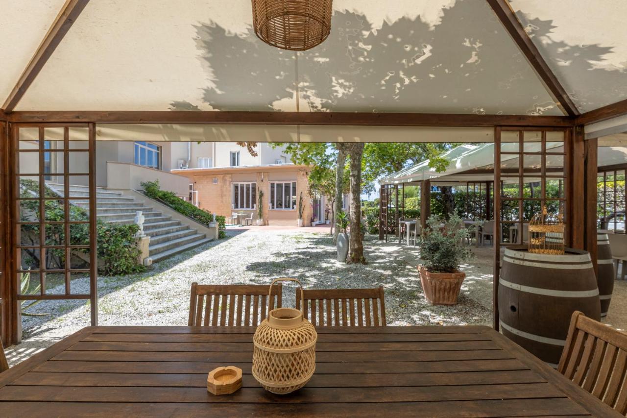 ואדה Hotel Quisisana מראה חיצוני תמונה