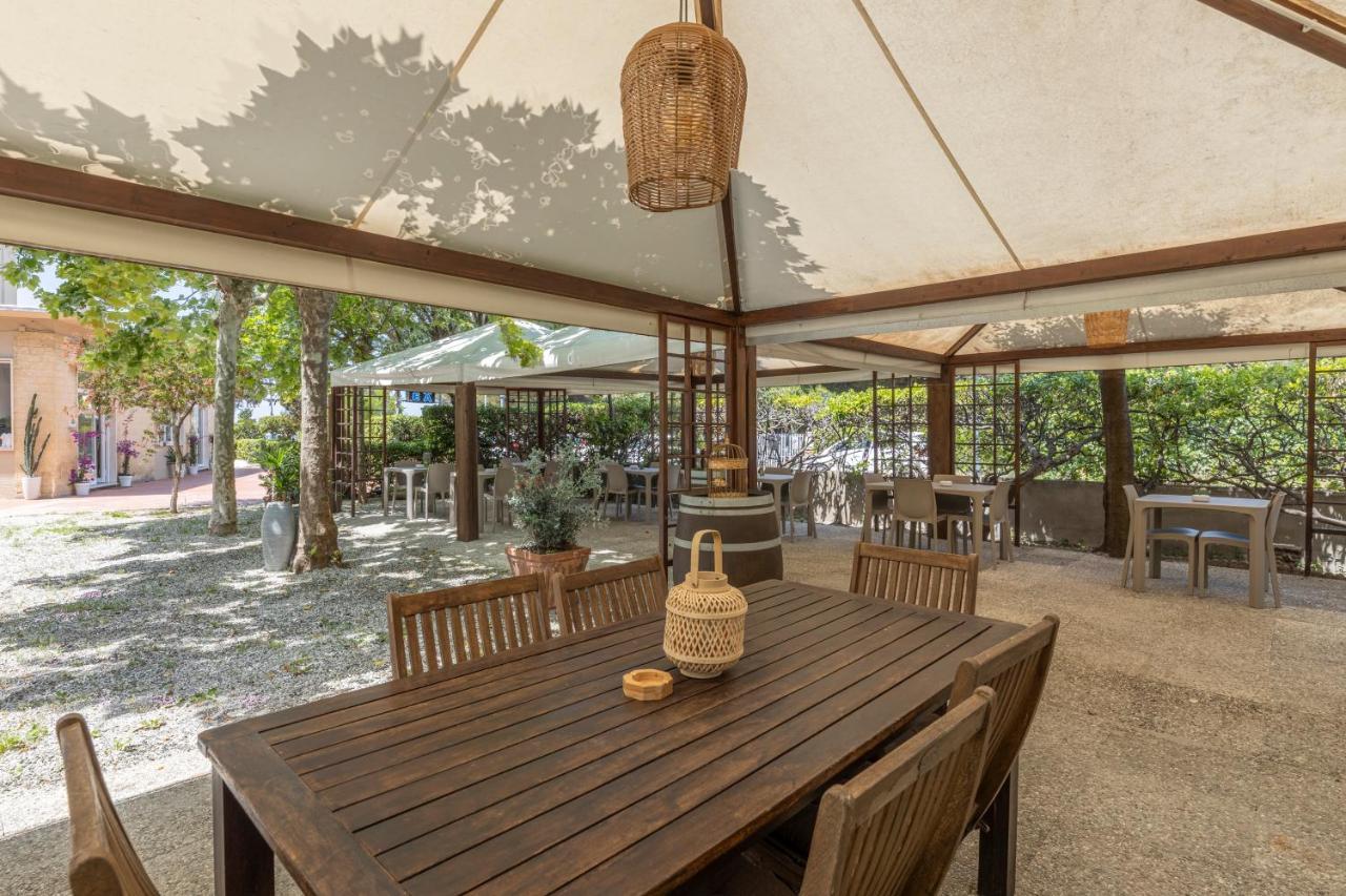 ואדה Hotel Quisisana מראה חיצוני תמונה